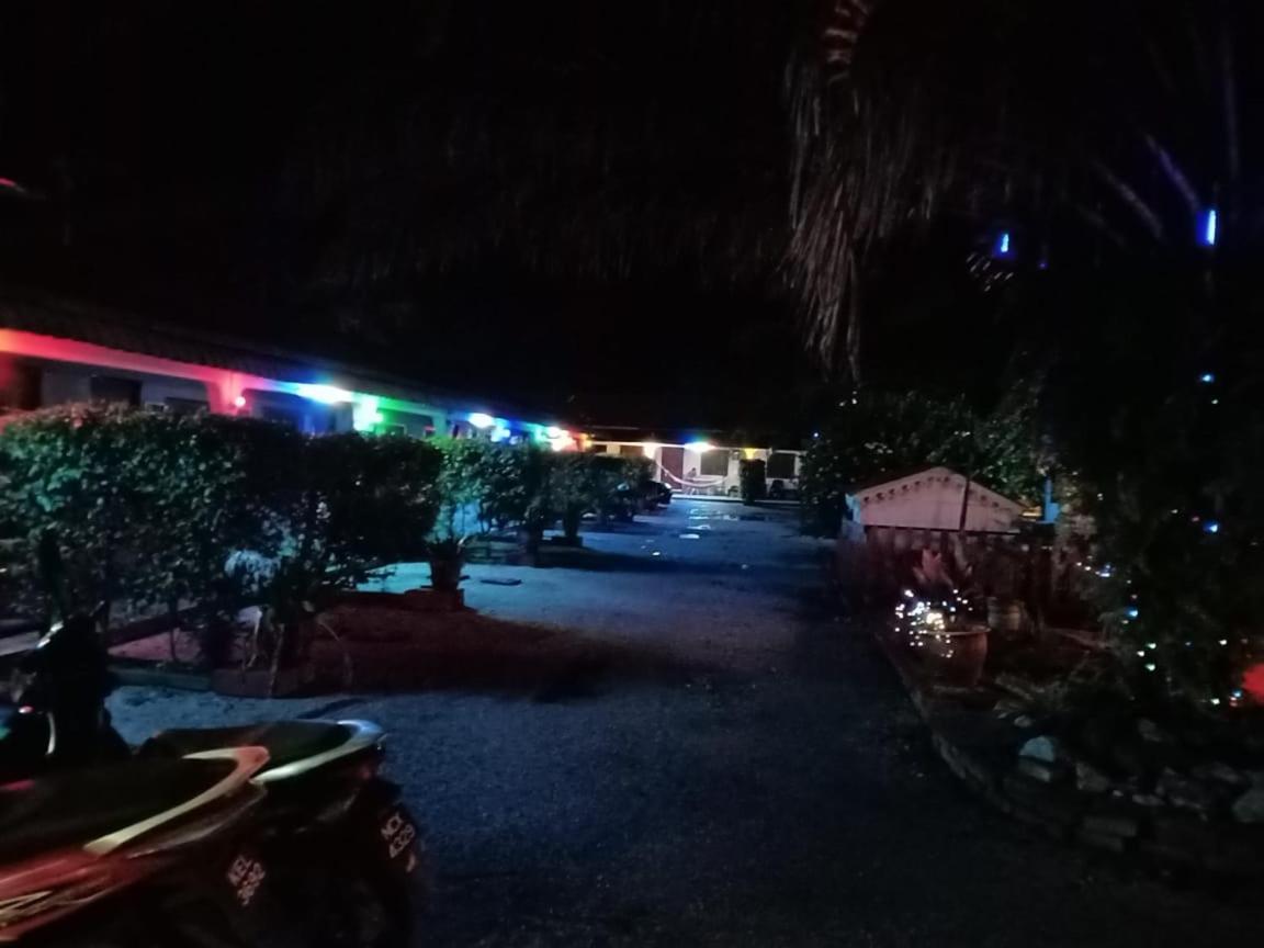 Rainbow Bed N Bfast Hostel Pantai Cenang  Luaran gambar
