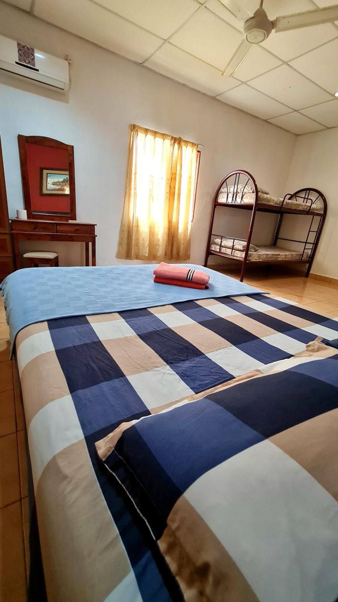 Rainbow Bed N Bfast Hostel Pantai Cenang  Luaran gambar